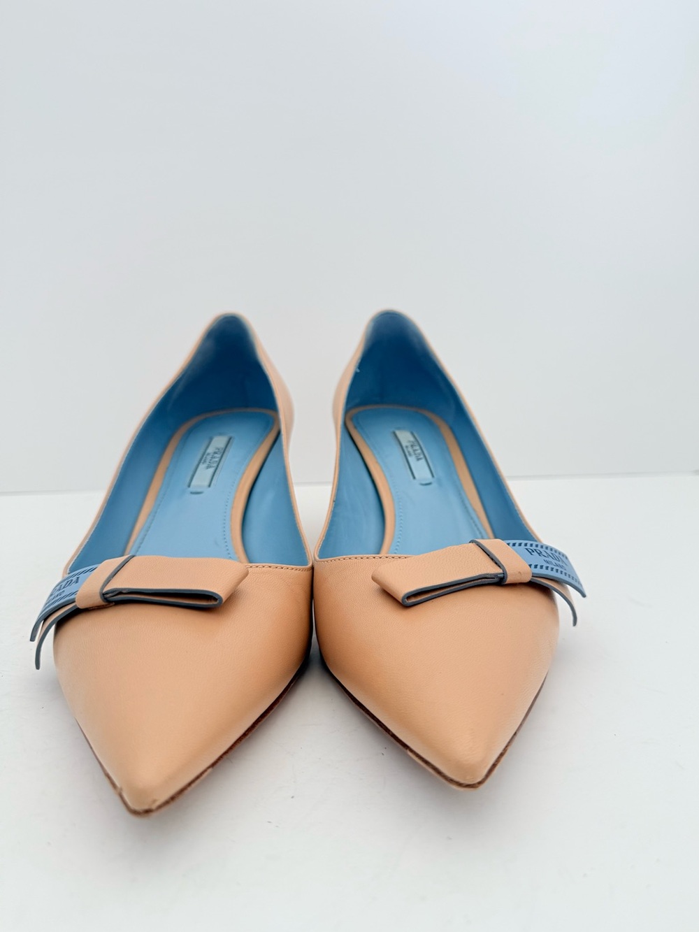 Prada Logo Bow Kitten Heel Pumps Beige Apricot Blue Leather EU 38.5 US 8.5 - Picture 3 of 11